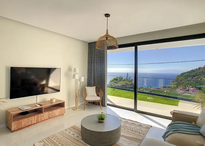 Noah - Private Sunset Hideaway By Lovelystay